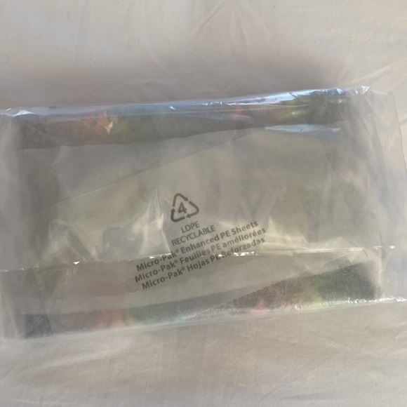 JustFab Flap multicolored Fannypack, NWT - Picture 8 of 8